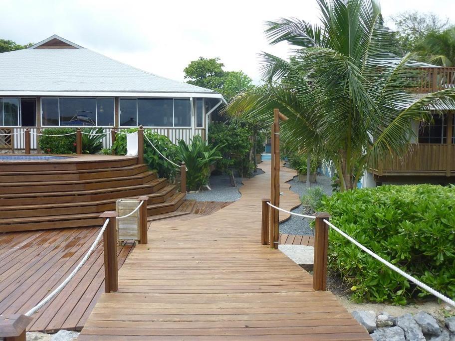 Wikkid Resort Dixon Cove Extérieur photo