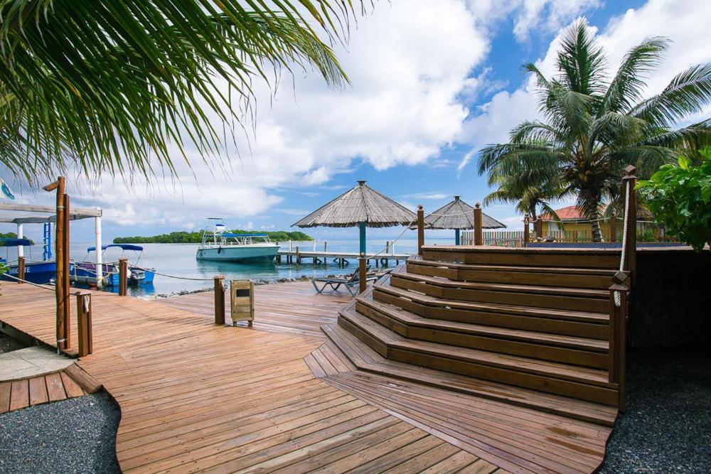 Wikkid Resort Dixon Cove Extérieur photo