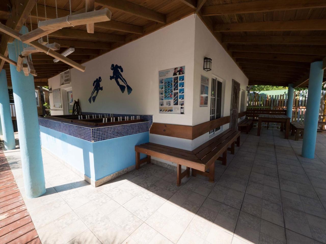 Wikkid Resort Dixon Cove Extérieur photo