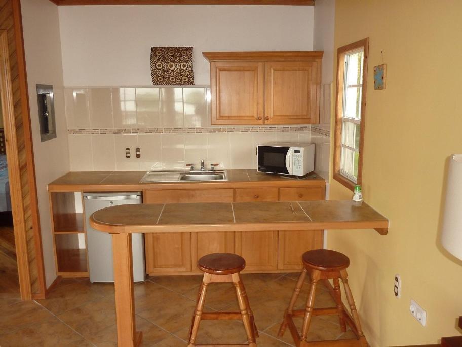 Wikkid Resort Dixon Cove Extérieur photo