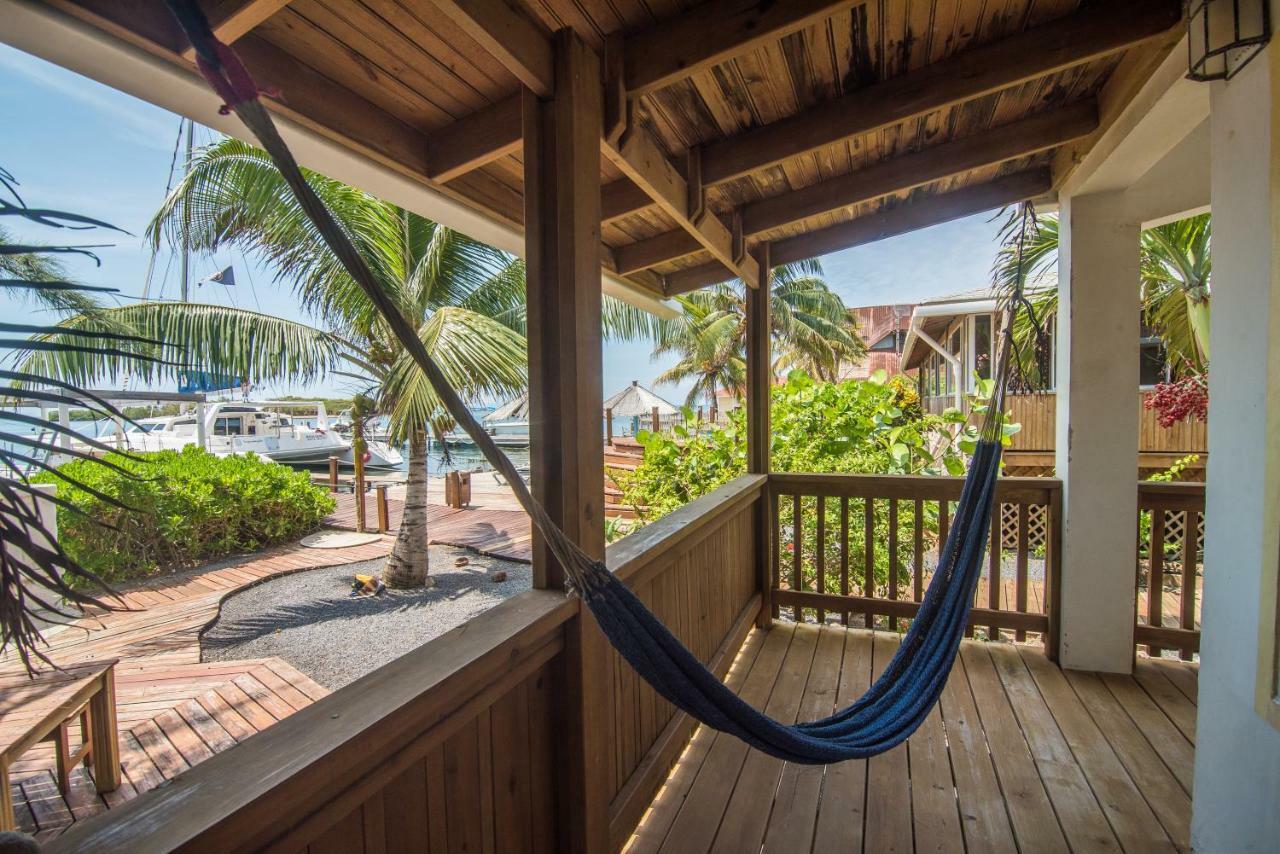 Wikkid Resort Dixon Cove Extérieur photo